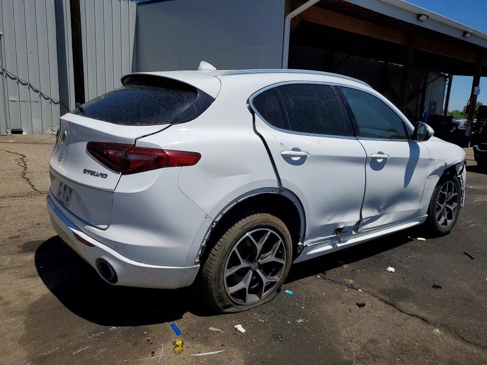 60431166 :رقم المزاد ، ZASPAKBN2L7C83357 vin ، 2020 Alfa Romeo Stelvio مزاد بيع