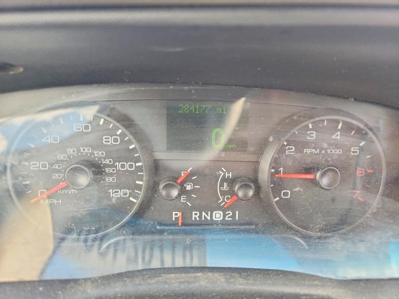 61762436 :رقم المزاد ، 2FAFP74V68X129125 vin ، 2008 Ford Crown Victoria مزاد بيع