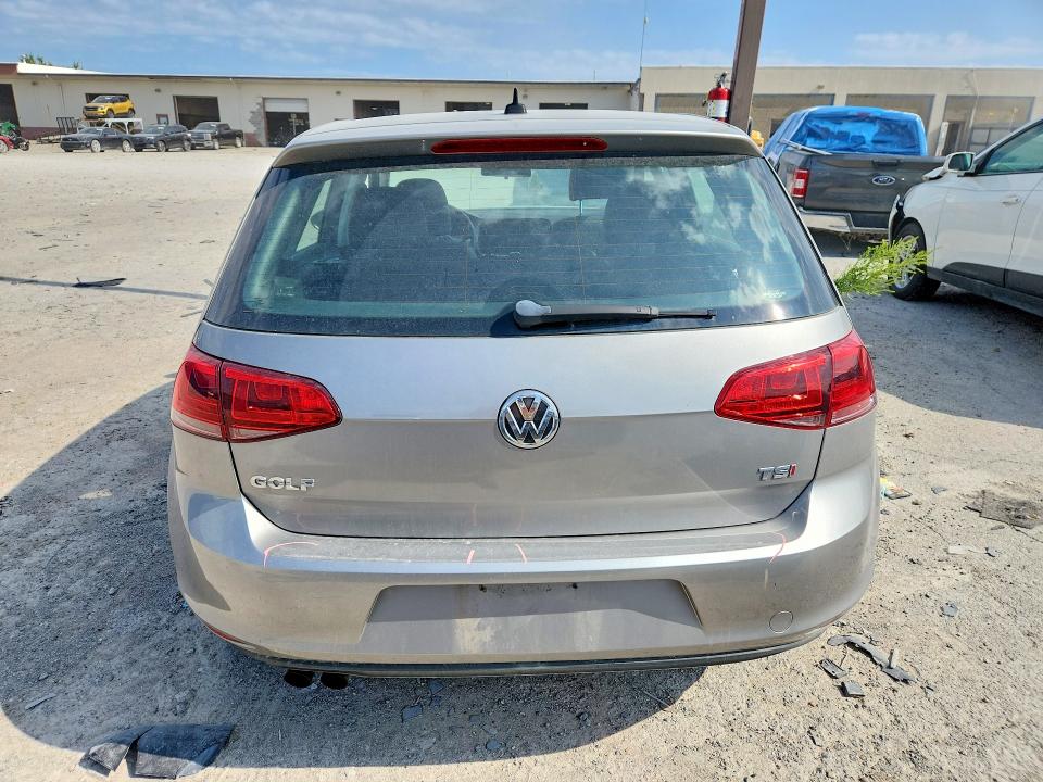 62108606 :رقم المزاد ، 3VW217AU7FM011581 vin ، 2015 Volkswagen Golf مزاد بيع