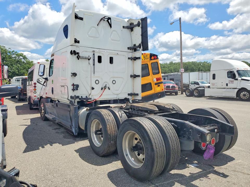 60359826 :رقم المزاد ، 1FUJHHDR8KLKE3680 vin ، 2019 Freightliner Cascadia 126 مزاد بيع