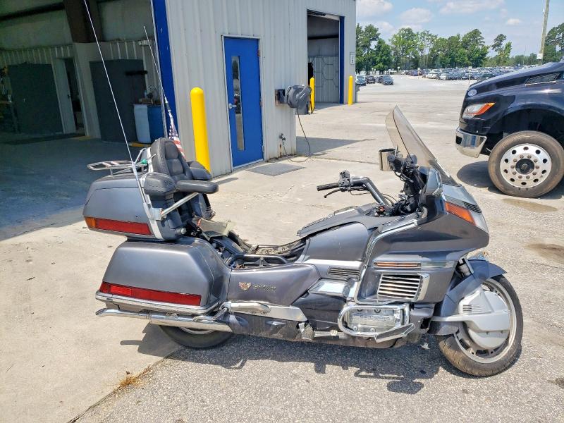 59574686 :رقم المزاد ، 1HFSC2208JA007210 vin ، 1988 Honda Gl1500 مزاد بيع