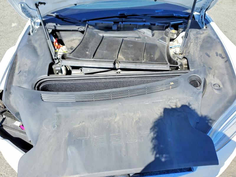 62273266 :رقم المزاد ، 5YJSA1E27LF415814 vin ، 2020 Tesla Model S مزاد بيع