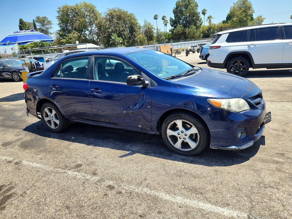 60885966 :رقم المزاد ، 5YFBU4EE2DP201399 vin ، 2013 Toyota Corolla مزاد بيع