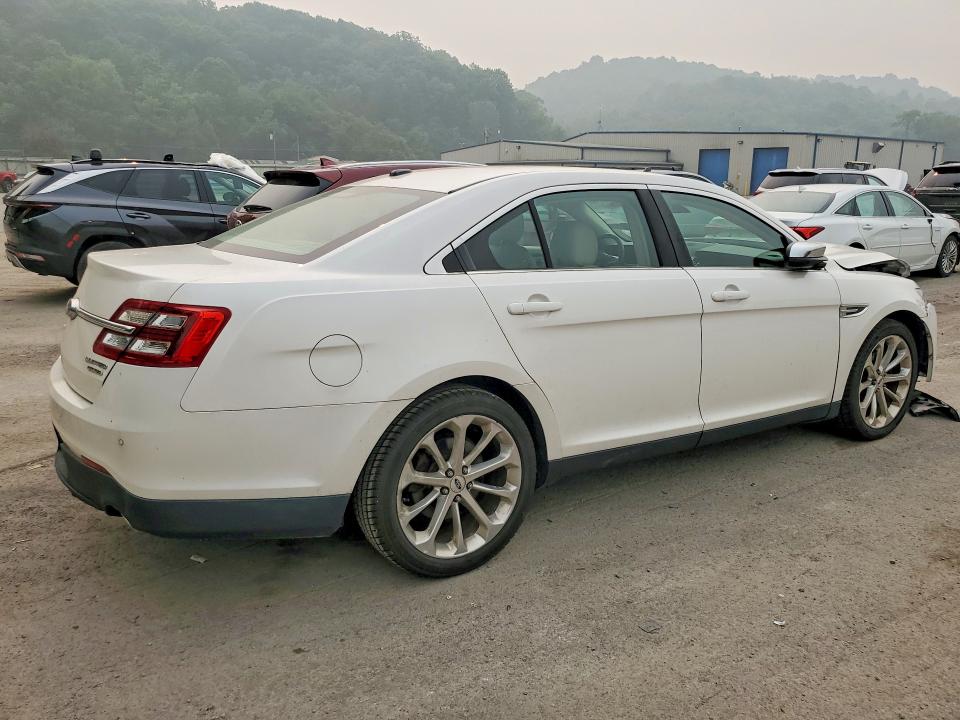 Продажа на аукционе авто 2015 Ford Taurus, vin: 1FAHP2F84FG174568, номер лота: 61310216