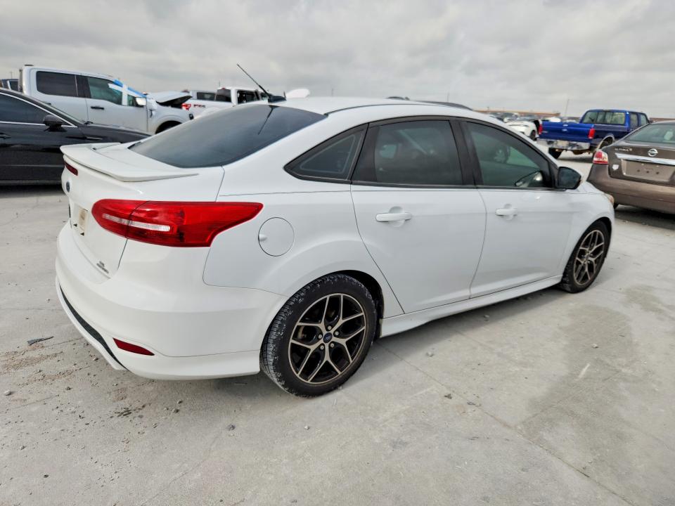 85989785 :رقم المزاد ، 1FADP3F27FL305676 vin ، 2015 Ford Focus مزاد بيع
