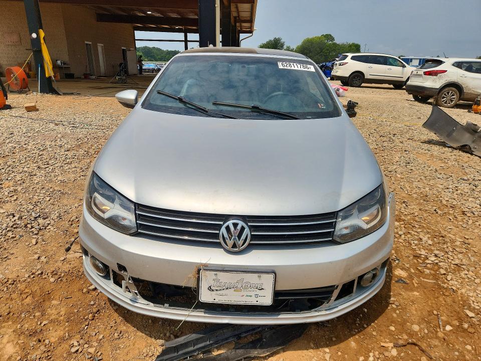 62811786 :رقم المزاد ، WVWBW8AHXFV002621 vin ، 2015 Volkswagen Eos مزاد بيع