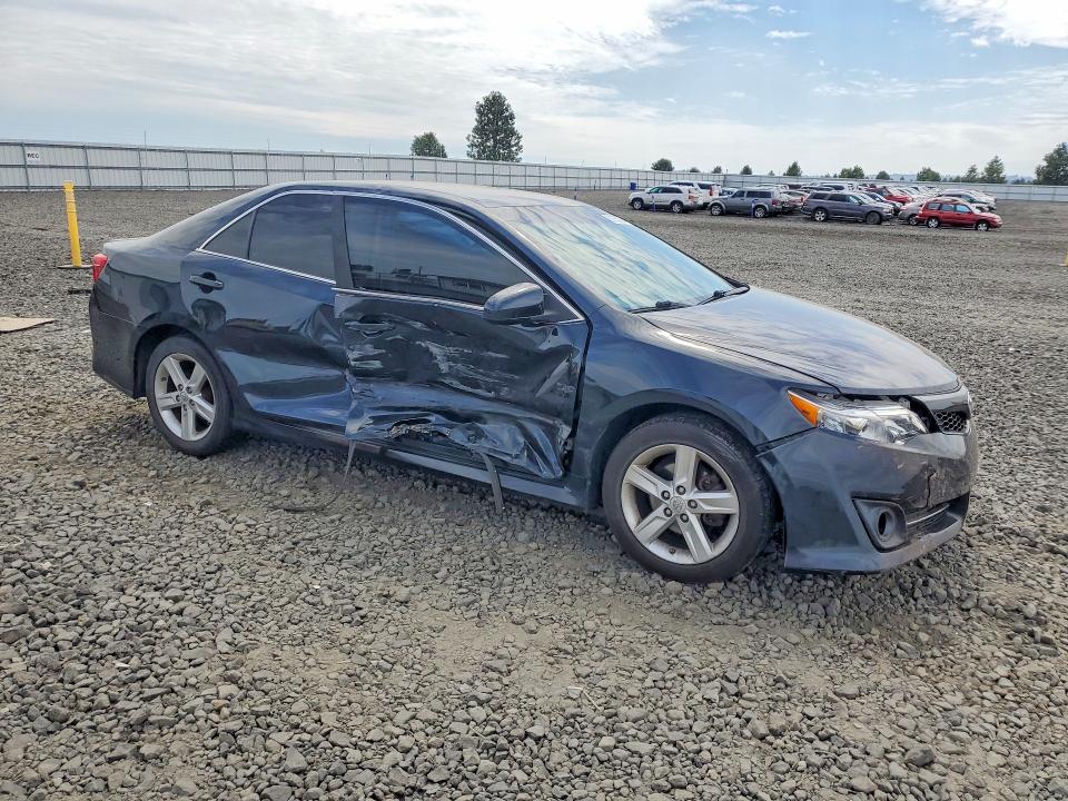 61165756 :رقم المزاد ، 4T1BF1FK6EU866111 vin ، 2014 Toyota Camry مزاد بيع