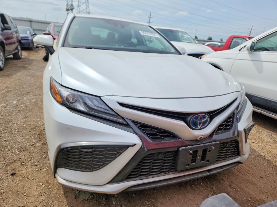60683836 :رقم المزاد ، 4T1K31AK8NU572273 vin ، 2022 Toyota Camry مزاد بيع