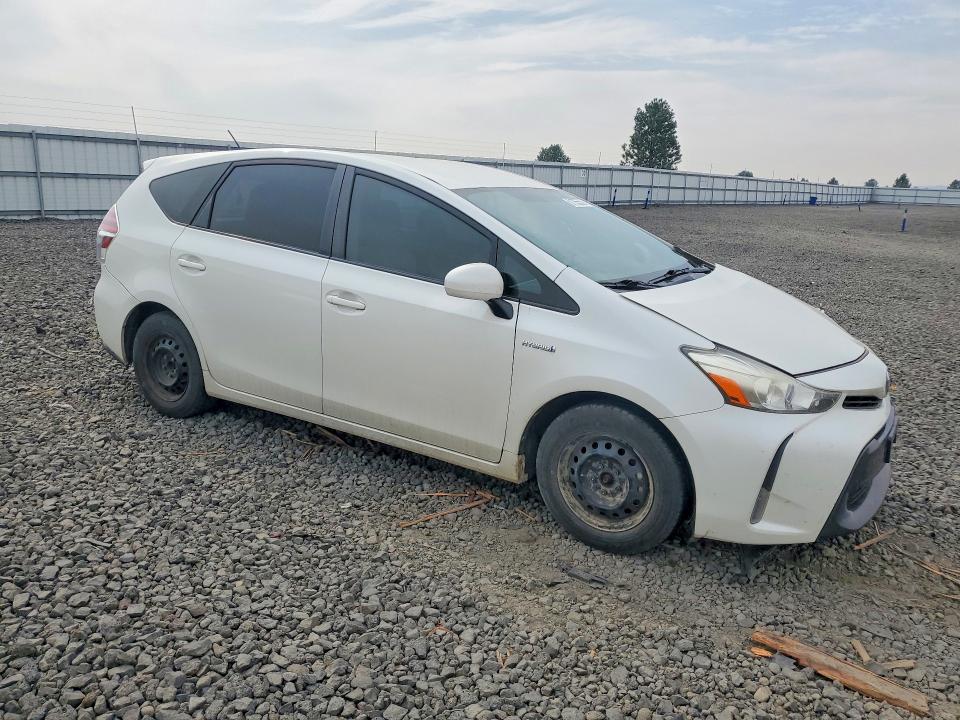 61765556 :رقم المزاد ، JTDZN3EU3GJ047257 vin ، 2016 Toyota Prius V مزاد بيع