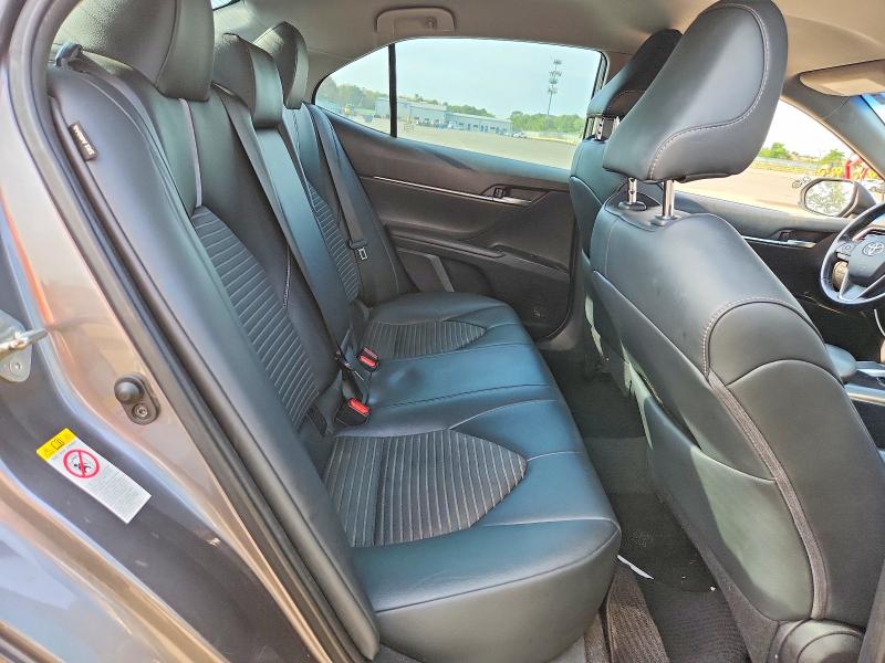 60799276 :رقم المزاد ، 4T1B11HK8KU238798 vin ، 2019 Toyota Camry مزاد بيع