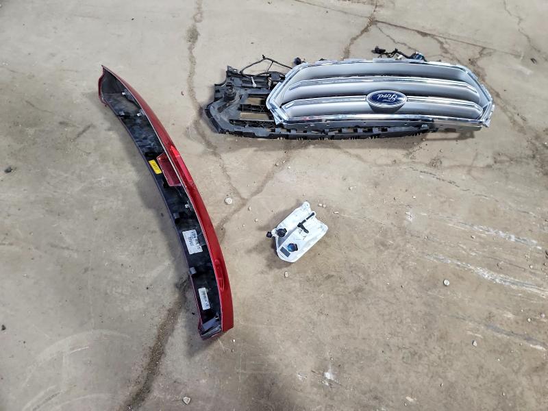 Продажа на аукционе авто 2017 Ford Escape, vin: 1FMCU0JD3HUB06168, номер лота: 62933426