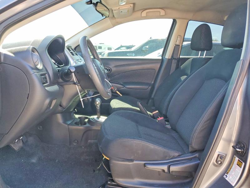 63387036 :رقم المزاد ، 3N1CN7AP1JL851606 vin ، 2018 Nissan Versa مزاد بيع