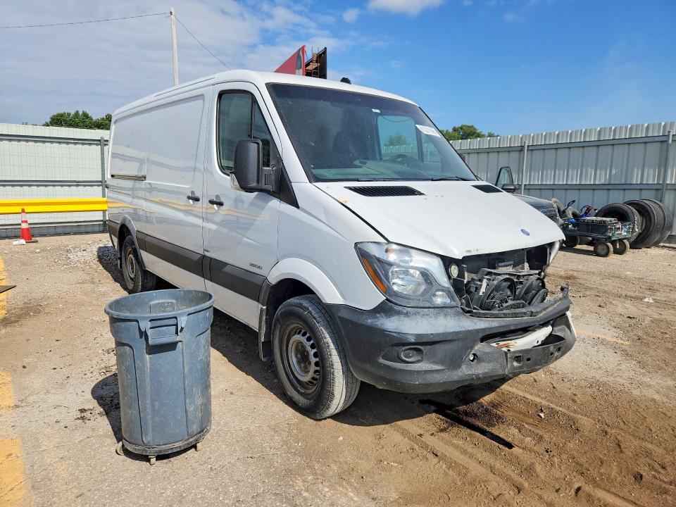 61531146 :رقم المزاد ، WD3PE7DC3E5834099 vin ، 2014 Mercedes-benz Sprinter مزاد بيع