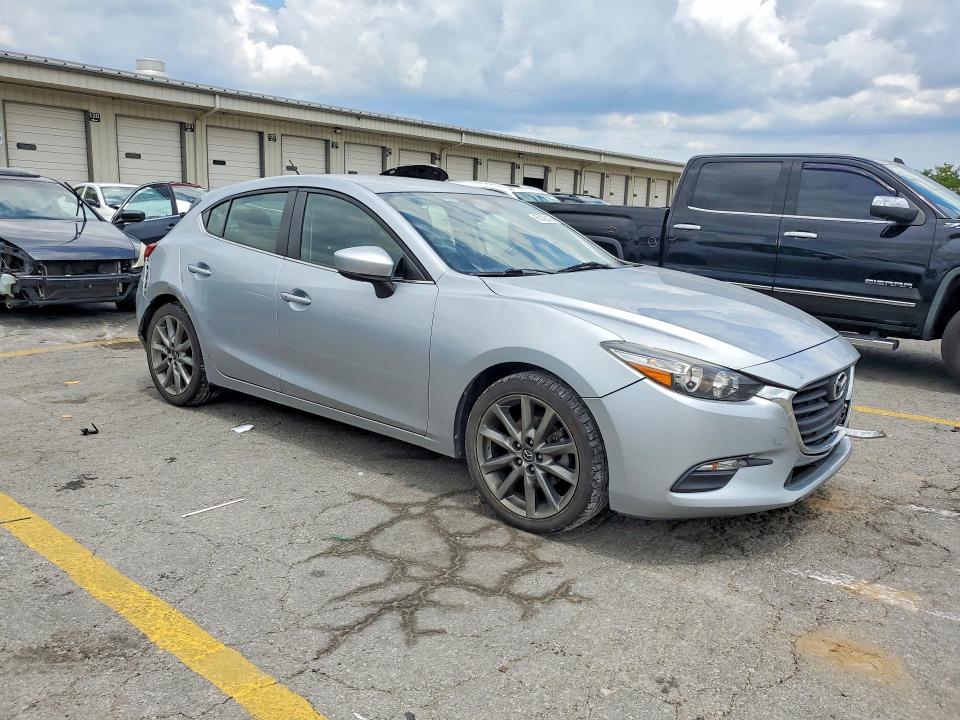 Продажа на аукционе авто 2018 Mazd 3, vin: 3MZBN1L32JM199571, номер лота: 61400136