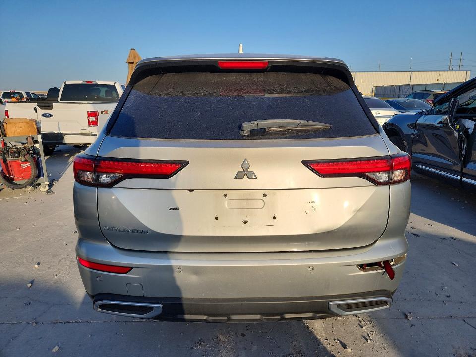 2022 Mitsubishi Outlander მანქანა იყიდება აუქციონზე, vin: JA4J3TA80NZ018447, აუქციონის ნომერი: 61867266