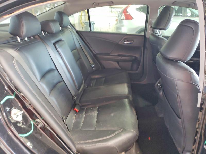 61605806 :رقم المزاد ، 1HGCR3F88FA011396 vin ، 2015 Honda Accord مزاد بيع