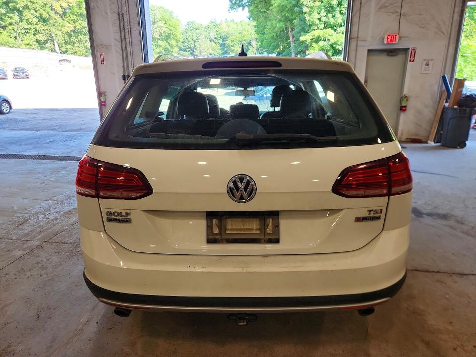 60165386 :رقم المزاد ، 3VWH17AU5JM764058 vin ، 2018 Volkswagen Golf Alltrack مزاد بيع