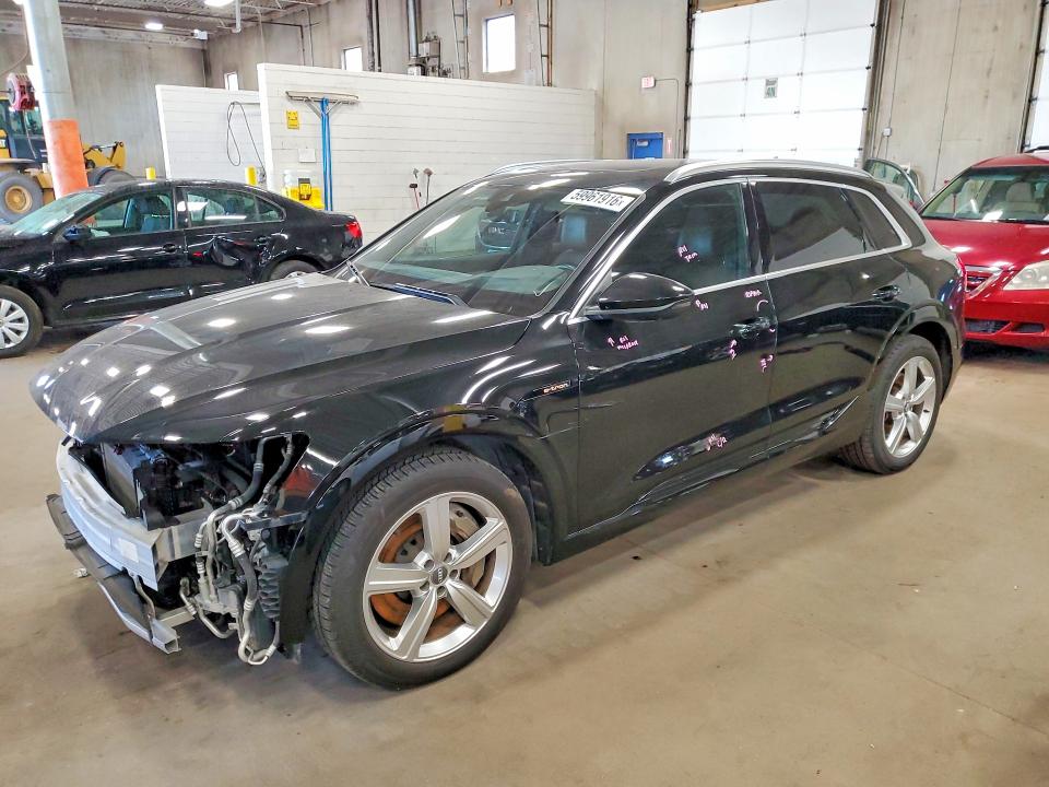 59961916 :رقم المزاد ، WA1VABGE8KB020532 vin ، 2019 Audi E-tron مزاد بيع