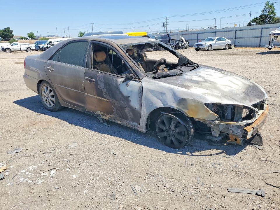 61173866 :رقم المزاد ، JTDBE32K320127581 vin ، 2002 Toyota Camry مزاد بيع