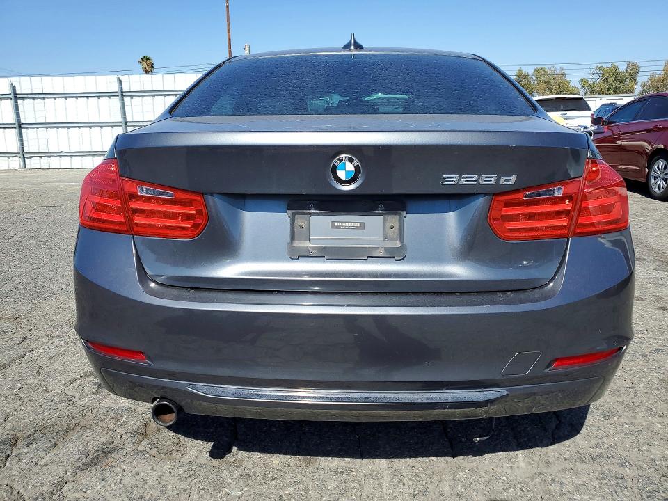2014 Bmw 328 მანქანა იყიდება აუქციონზე, vin: WBA3D3C57EF099315, აუქციონის ნომერი: 62820006