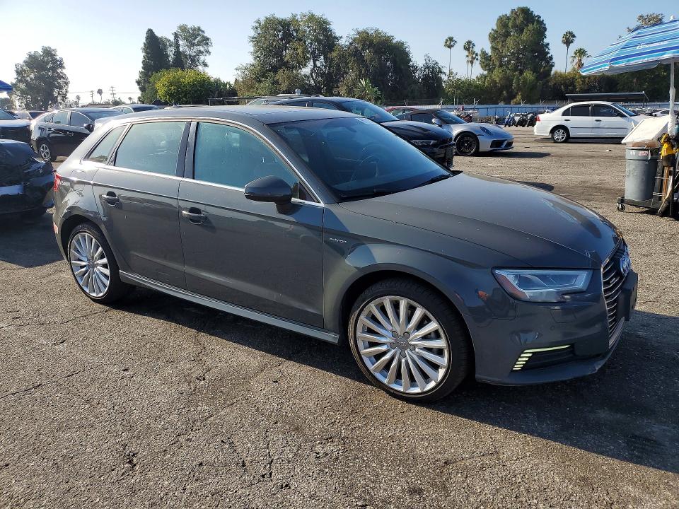 2017 Audi A3 მანქანა იყიდება აუქციონზე, vin: WAUTPBFF0HA036421, აუქციონის ნომერი: 61538256