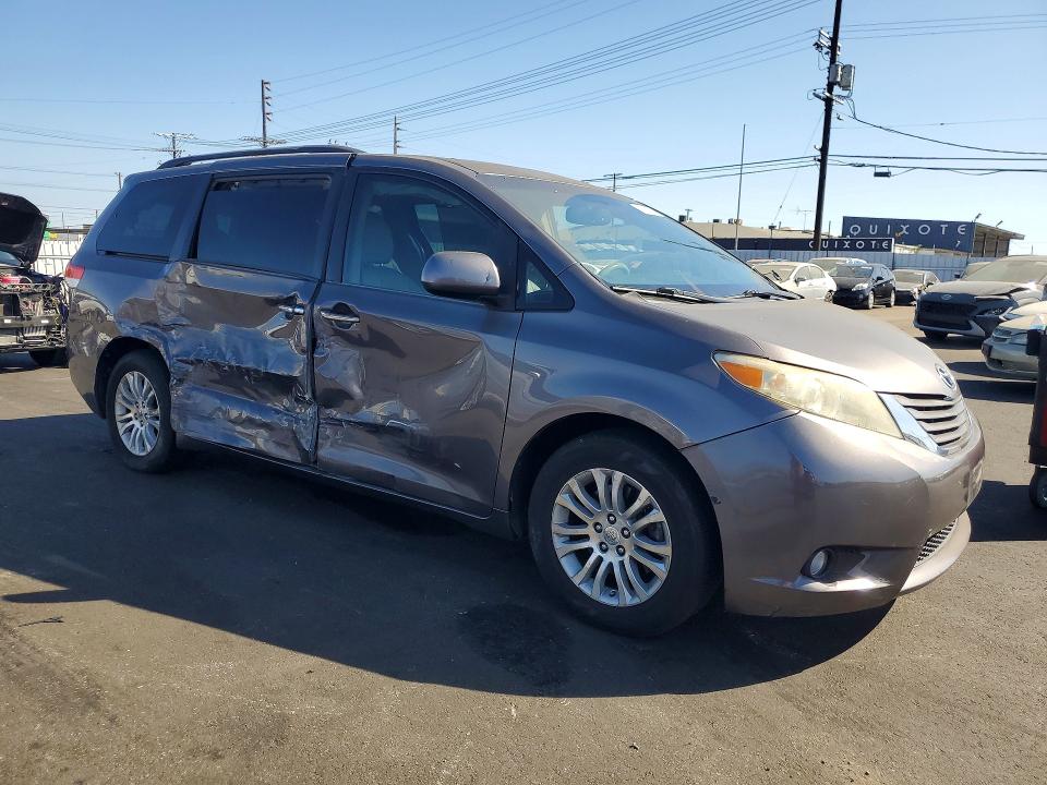 Aukcja sprzedaży 2011 Toyota Sienna, vin: 5TDYK3DC4BS049320, numer aukcji: 60832126