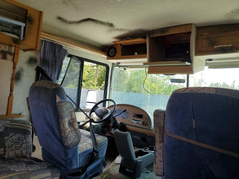 58421366 :رقم المزاد ، 3FCMF53S3XJA01646 vin ، 1999 Ford F550 مزاد بيع