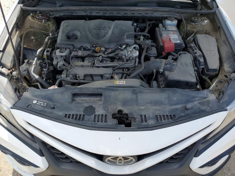 62418696 :رقم المزاد ، 4T1G11AK8MU574759 vin ، 2021 Toyota Camry مزاد بيع