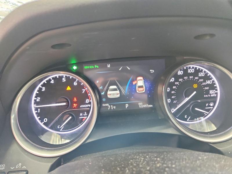 59305456 :رقم المزاد ، 4T1B11HK2JU530428 vin ، 2018 Toyota Camry مزاد بيع