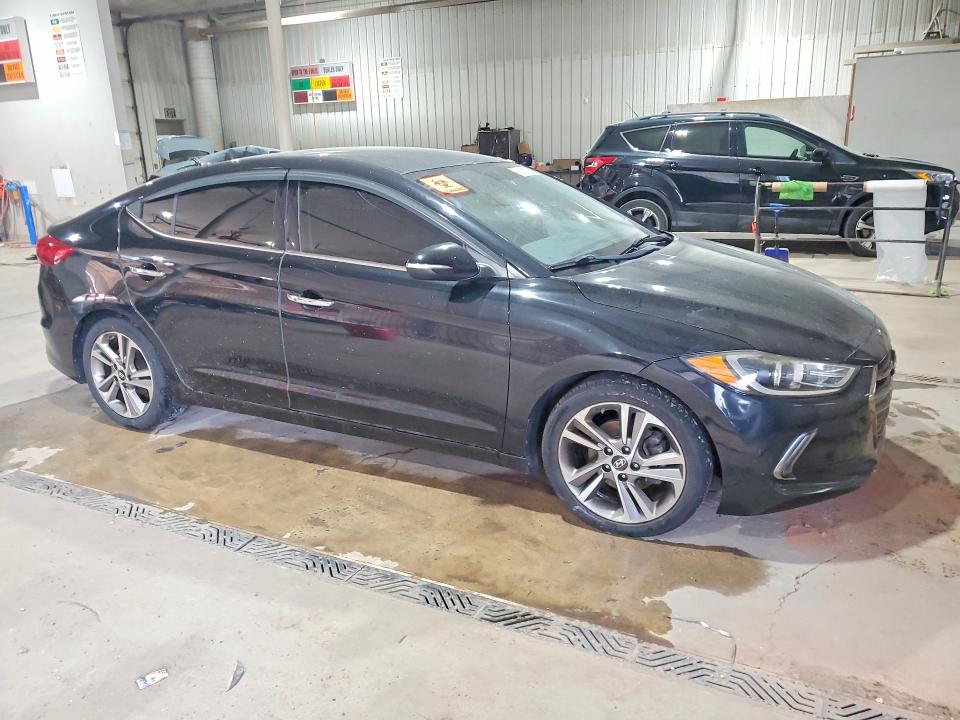 61031776 :رقم المزاد ، 5NPD84LF4HH013205 vin ، 2017 Hyundai Elantra مزاد بيع