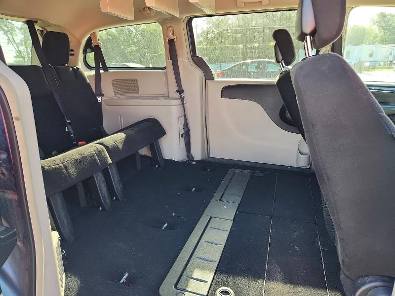 61962446 :رقم المزاد ، 2A4RR5DG9BR782397 vin ، 2011 Chrysler Town & Country مزاد بيع
