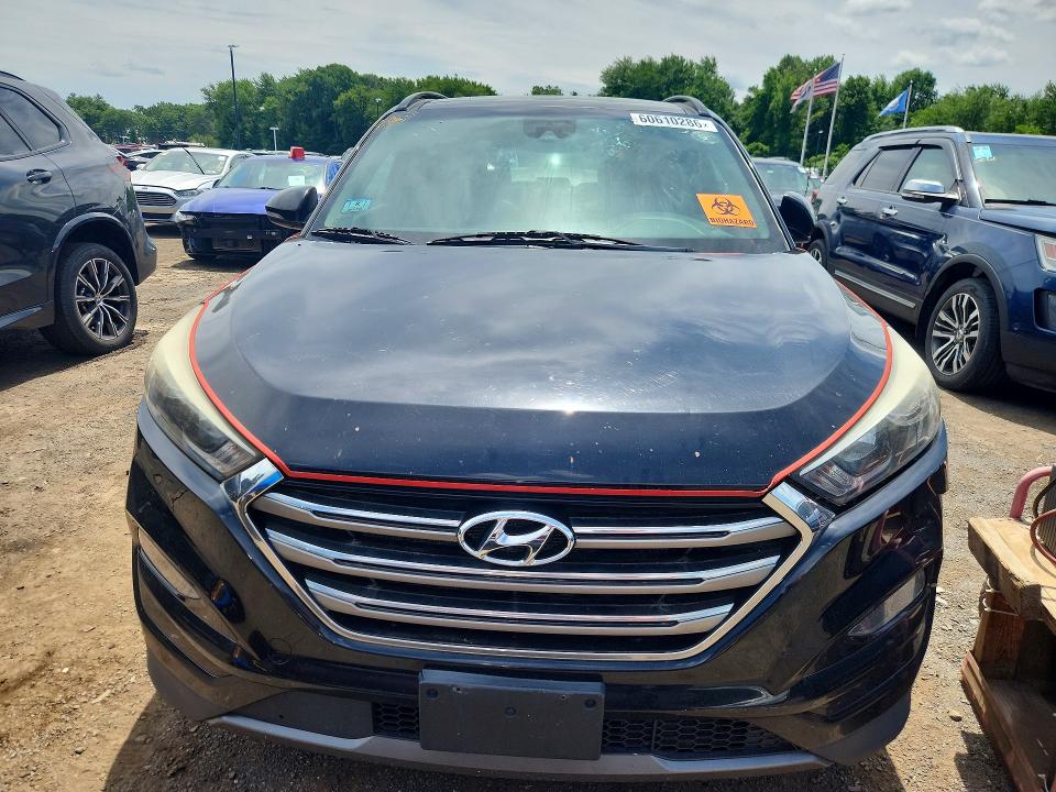 60610286 :رقم المزاد ، KM8J3CA26GU168656 vin ، 2016 Hyundai Tucson مزاد بيع