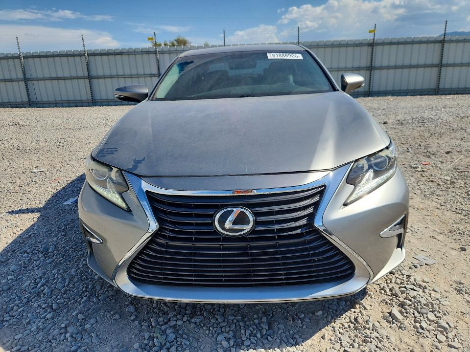 61886906 :رقم المزاد ، 58ABK1GG0GU025547 vin ، 2016 Lexus Es مزاد بيع