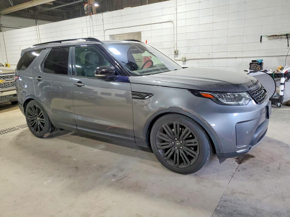 61754606 :رقم المزاد ، SALRRBBV8HA013305 vin ، 2017 Land Rover Discovery مزاد بيع