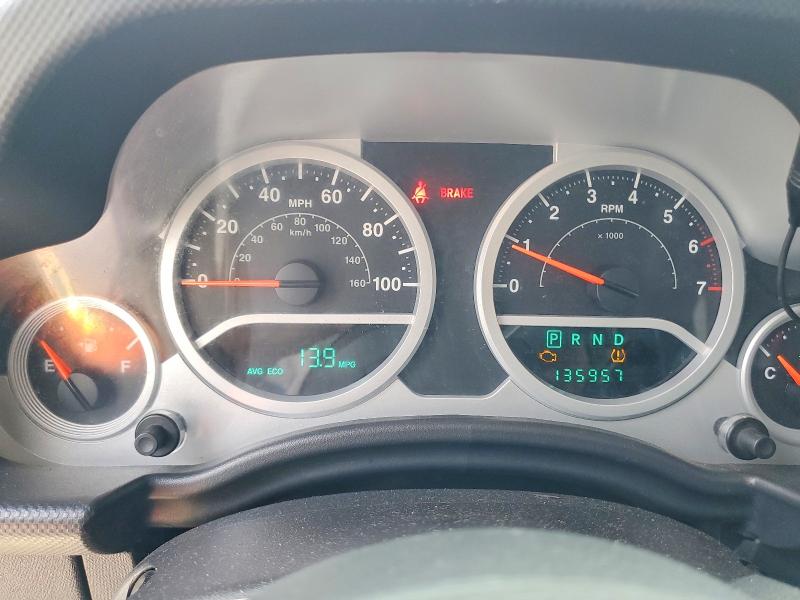 2010 Jeep Wrangler Unlimited მანქანა იყიდება აუქციონზე, vin: 1J4BA5H15AL196477, აუქციონის ნომერი: 59689156