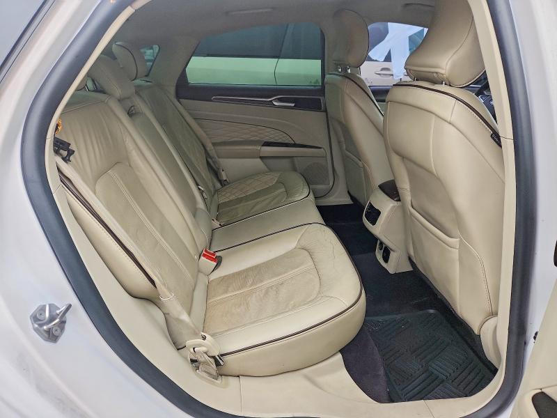 59860116 :رقم المزاد ، 3FA6P0SU1HR312951 vin ، 2017 Ford Fusion مزاد بيع