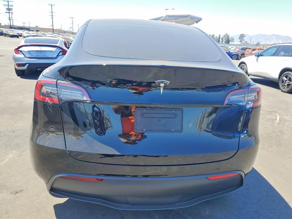 59714636 :رقم المزاد ، 7SAYGDED7RF103161 vin ، 2024 Tesla Model Y مزاد بيع