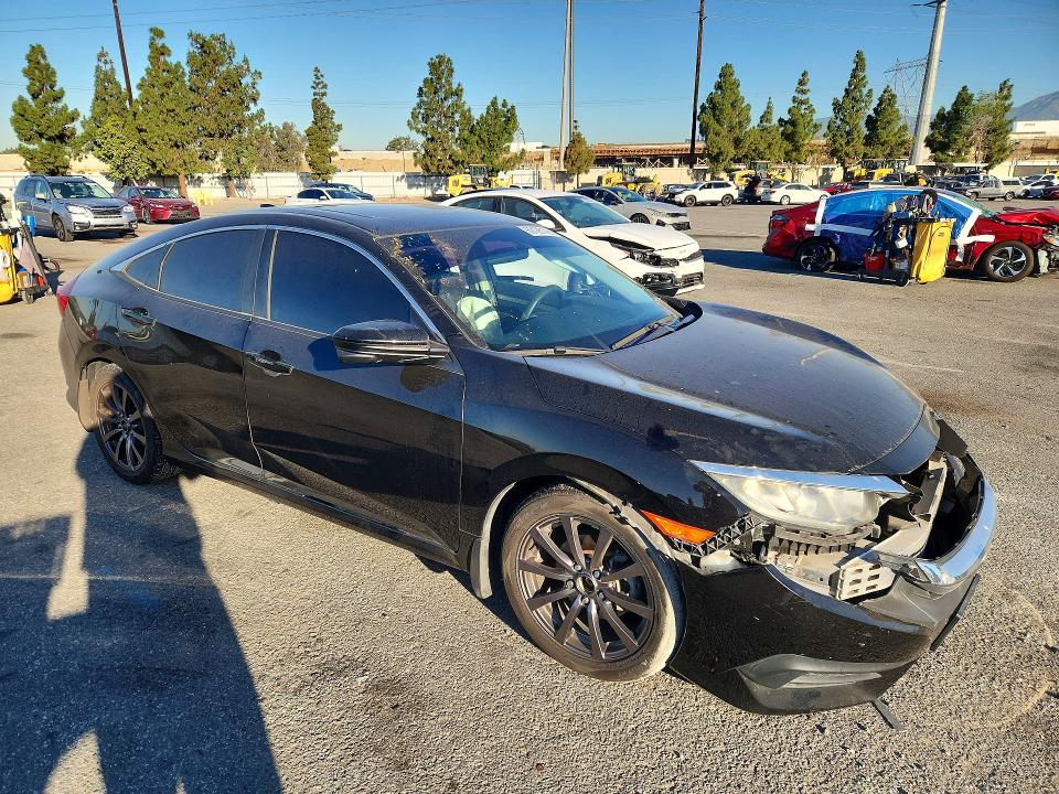 Продажа на аукционе авто 2018 Honda Civic, vin: 2HGFC2F70JH574940, номер лота: 60126146