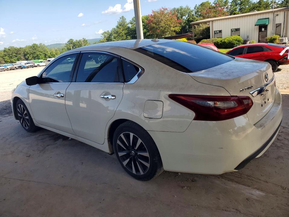 Продажа на аукционе авто 2018 Nissan Altima, vin: 1N4AL3AP1JC266559, номер лота: 61588636