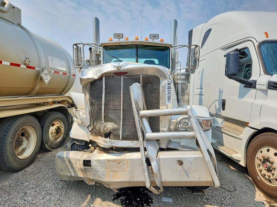 Продажа на аукционе авто 2012 Peterbilt 388, vin: 1XPWD49X9CD161853, номер лота: 61814766