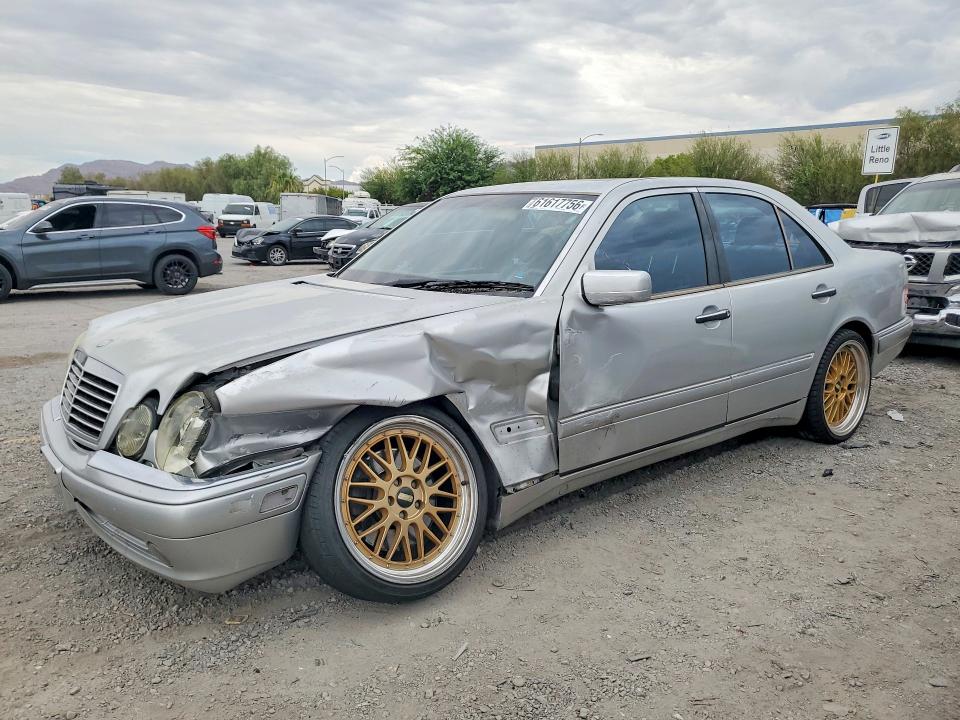 1999 Mercedes-benz E მანქანა იყიდება აუქციონზე, vin: WDBJF74H4XA781748, აუქციონის ნომერი: 61617756