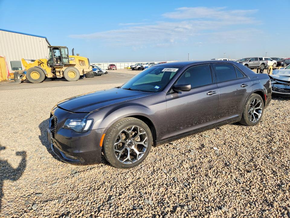 Продаж на аукціоні авто 2018 Chrysler 300, vin: 2C3CCABG8JH142795, номер лоту: 61995016
