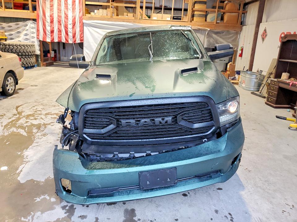 62717496 :رقم المزاد ، 1C6RR7MT8JS172347 vin ، 2018 Ram 1500 مزاد بيع