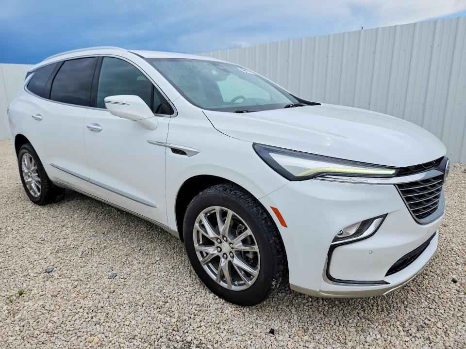 2022 Buick Enclave მანქანა იყიდება აუქციონზე, vin: 5GAEVBKW8NJ133113, აუქციონის ნომერი: 61686106