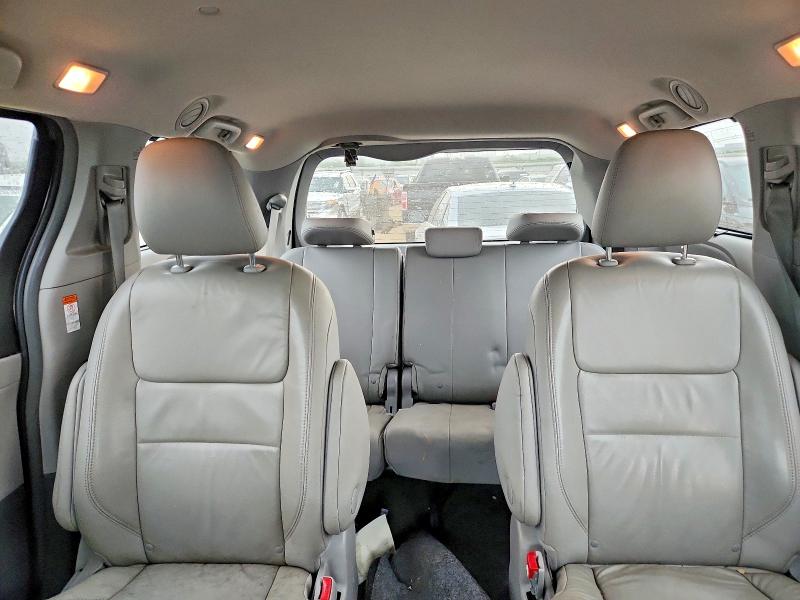 2015 Toyota Sienna მანქანა იყიდება აუქციონზე, vin: 5TDDK3DC5FS118133, აუქციონის ნომერი: 61328536