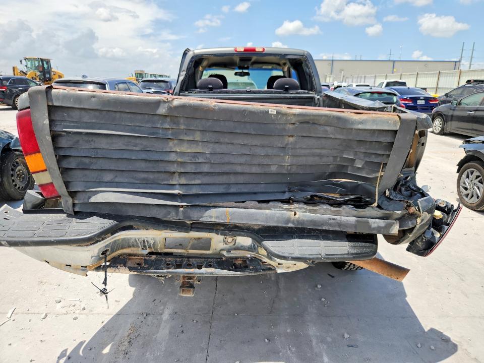 60968856 :رقم المزاد ، 1GTHC29U51E330958 vin ، 2001 Gmc Sierra مزاد بيع