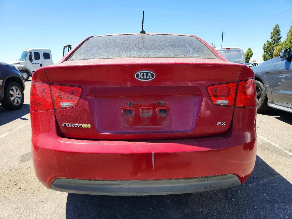 2013 Kia Forte მანქანა იყიდება აუქციონზე, vin: KNAFU4A26D5740230, აუქციონის ნომერი: 59742456