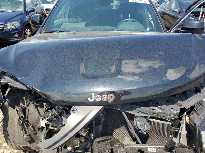 62261076 :رقم المزاد ، 1C4RJFAGXJC166142 vin ، 2018 Jeep Grand Cherokee مزاد بيع