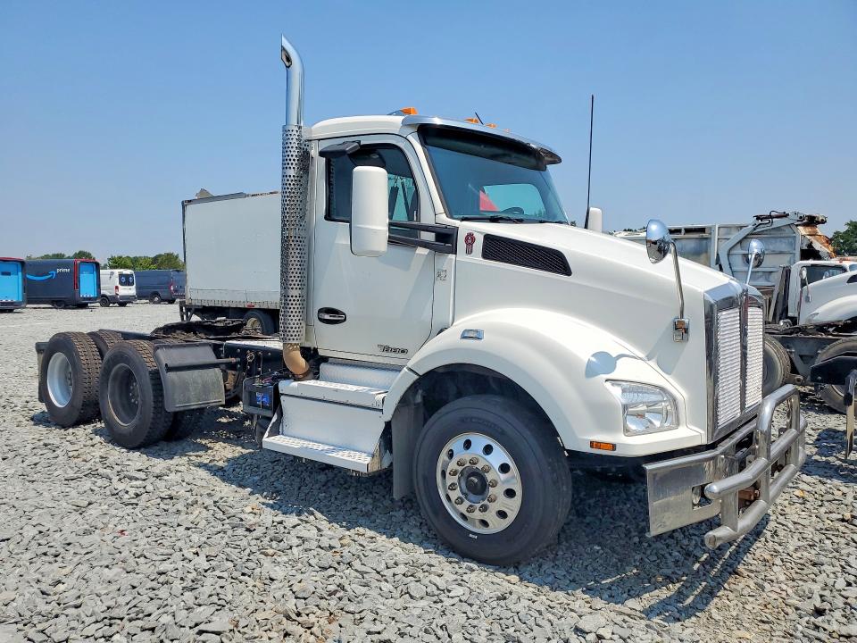 61511336 :رقم المزاد ، 1XKZDP9X5LJ396806 vin ، 2020 Kenworth Construction مزاد بيع