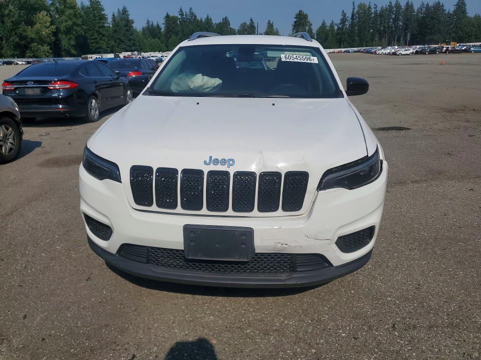 60545596 :رقم المزاد ، 1C4PJLCB4LD548011 vin ، 2020 Jeep Cherokee مزاد بيع
